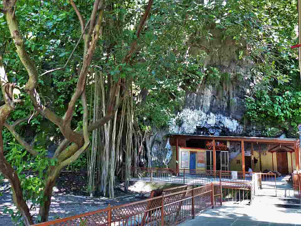 Vashishta Gufa (Cave)