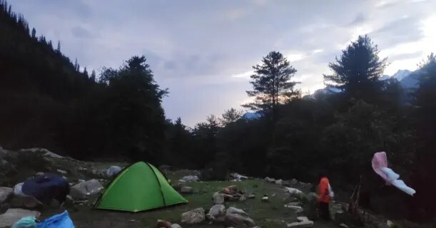 Camp_view_in_Kheerganga