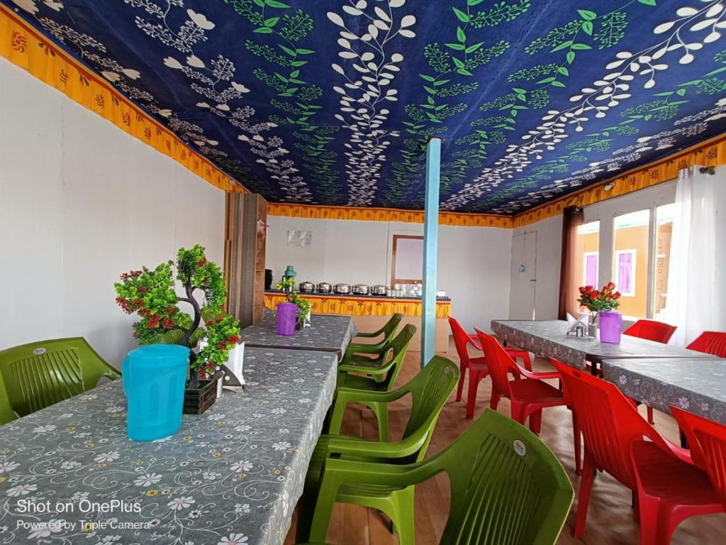 Dining area of Blue Chill Cottage Pangong