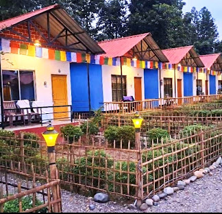 Front view of Eagle Nest Eco Retreat