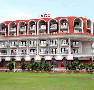 Front view of Gymkhana Club Hotel