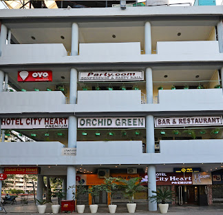 Front view of Hotel City Heart Premium