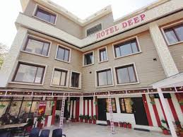 Front view of Hotel Deep