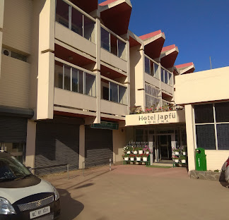 Front view of Hotel Japfü