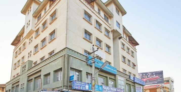 Front view of hotel rajmahal