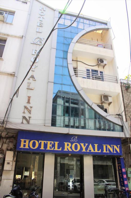 Front view of Hotel Royal Inn