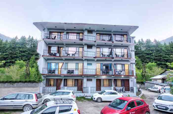Front View of Hotel Solitaire Manali
