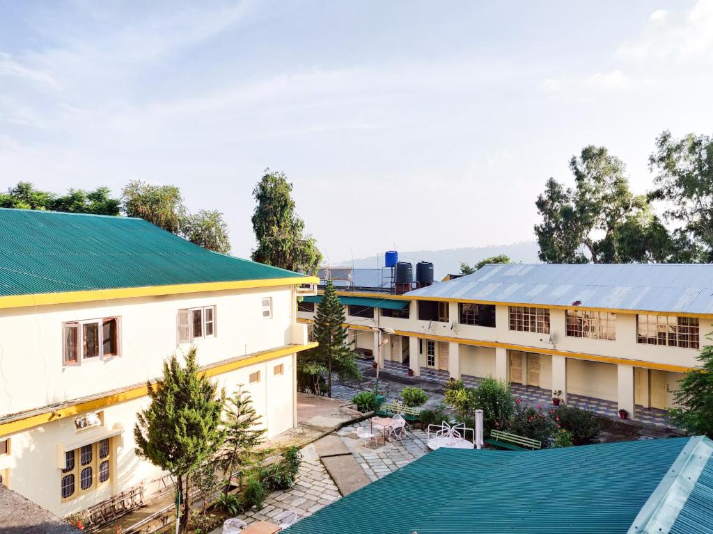 Front view of pops resort