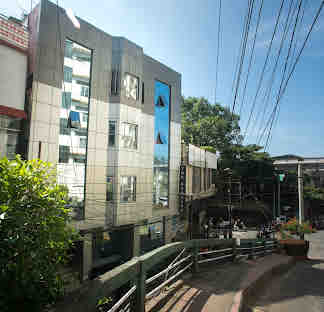 Front view of The Esquire