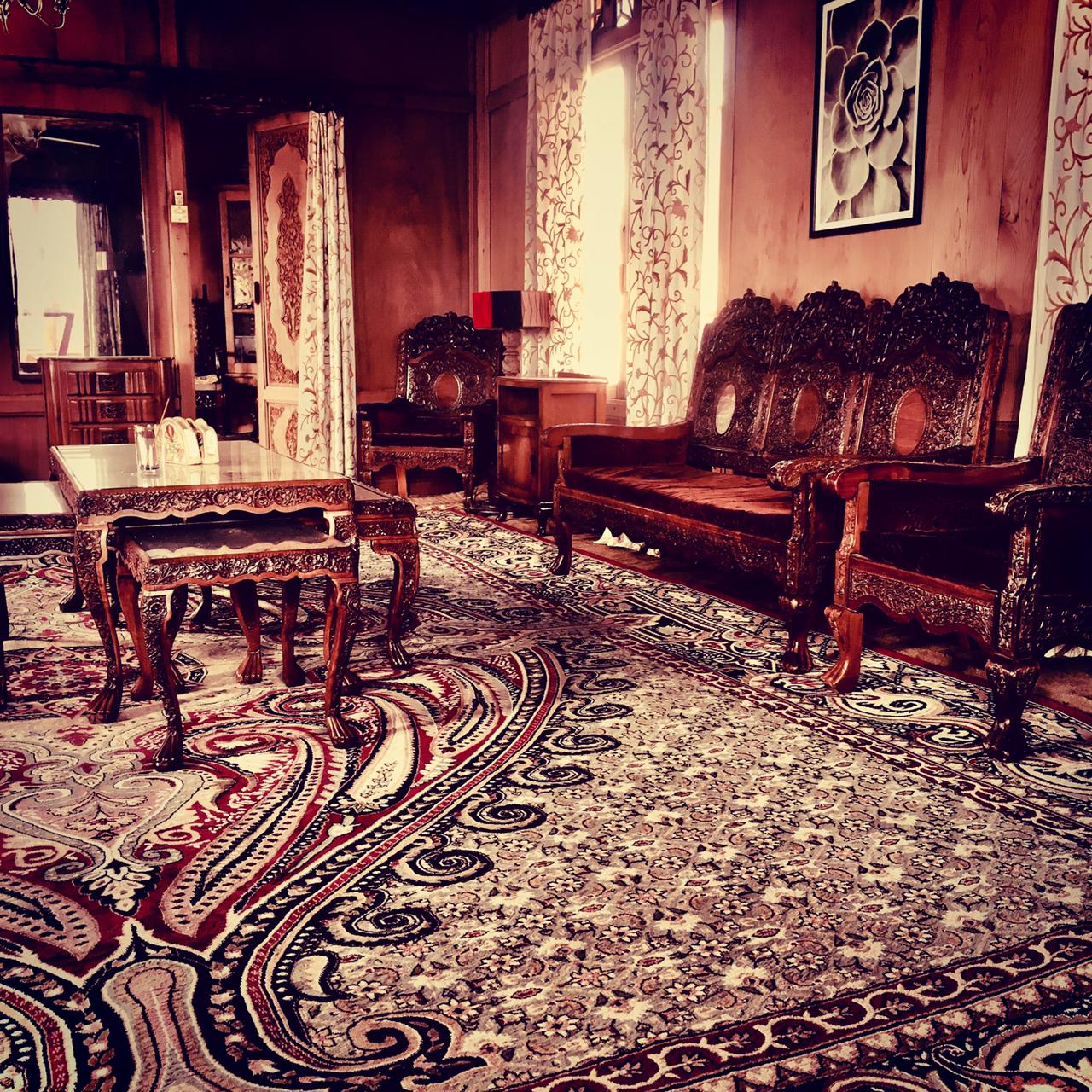 Hall of Kinmin Houseboat