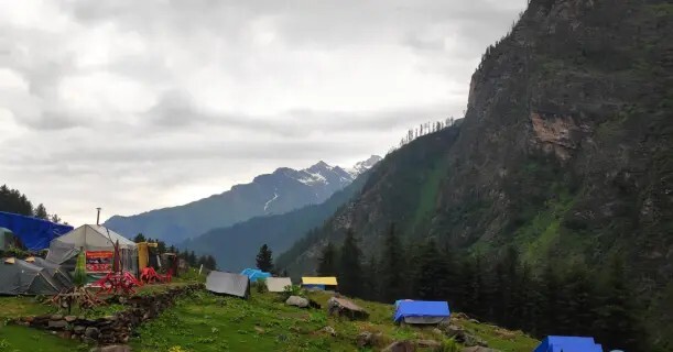 Outside_view_of_Camp