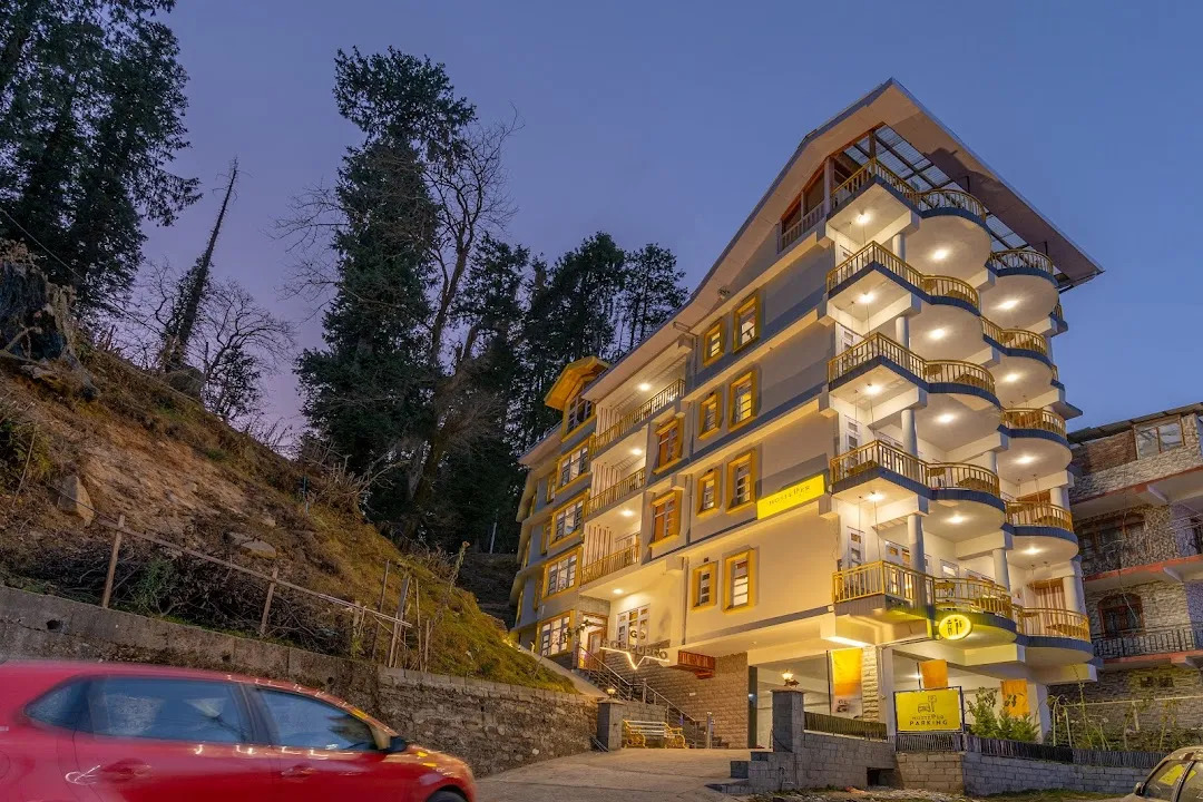 Outside view of The Snow Trail Narkanda.B&B Homestay.